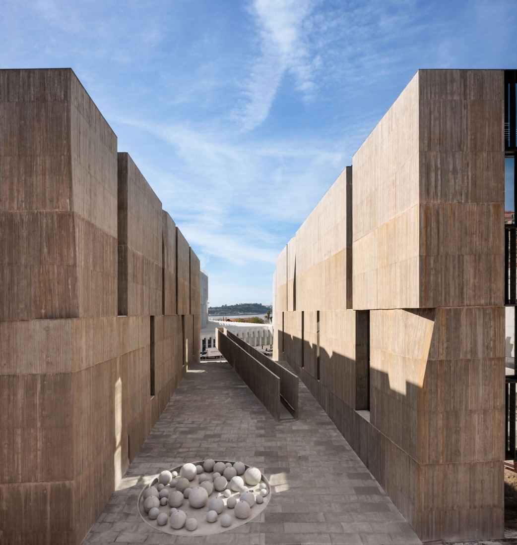 "Energía de Portugal" Headquarters by ELEMENTAL. Photography by Francisco Nogueira.
